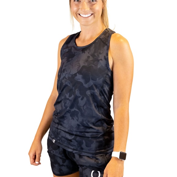 24 Flow Tank Top - Picture 5 of 6